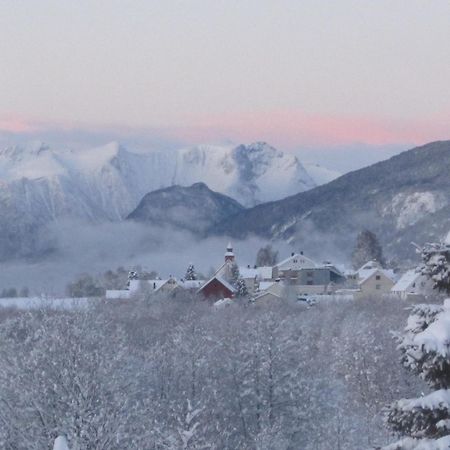 Apartment Dreamvalley Isfjorden Екстер'єр фото