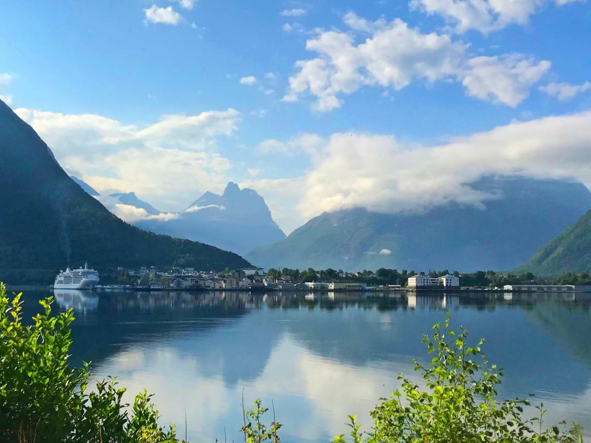 Apartment Dreamvalley Isfjorden Екстер'єр фото