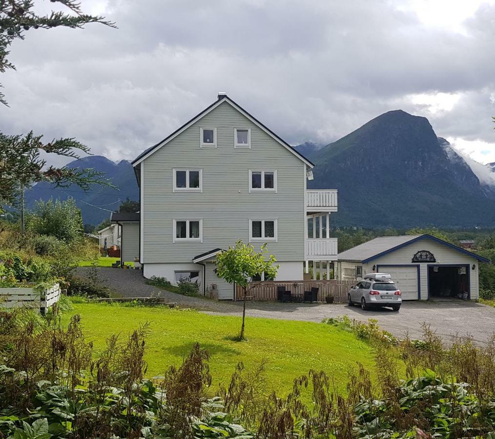 Apartment Dreamvalley Isfjorden Екстер'єр фото